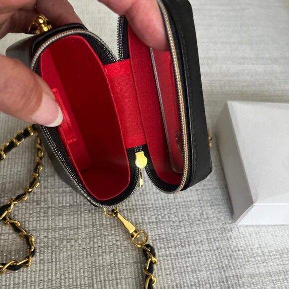 Chanel Beauty Makeup Crossbody Bag with Mirror & Detachable Chain Black Gold NIB - Picture 9 of 10